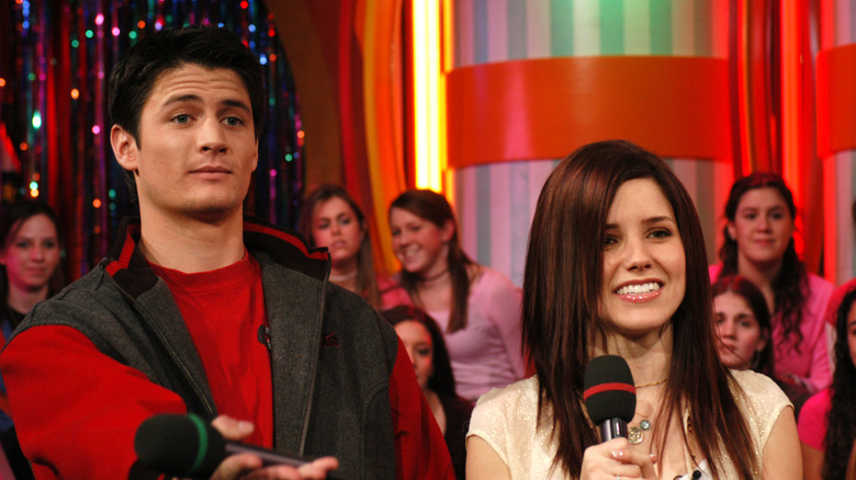 sophia bush and james lafferty on trl