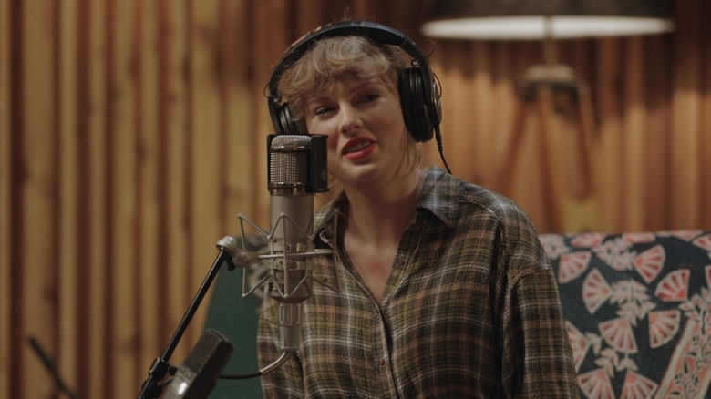 Taylor Swift singing "August" during "Folklore: The Long Pond Studio Sessions"