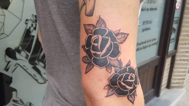 black rose tattoo