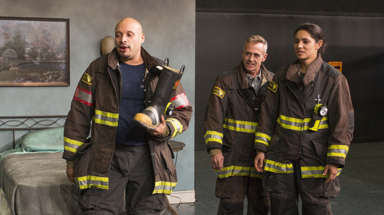 Cast of "Chicago Fire" posing 
