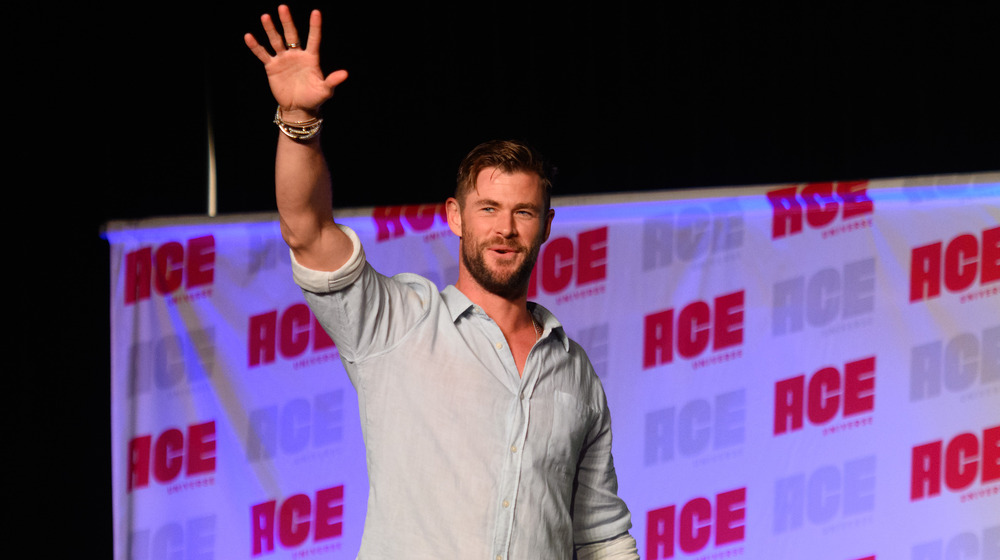 Chris Hemsworth waving