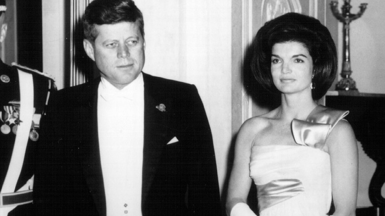 The Real Reason Jackie Kennedy Didn't Like To Eat In Public