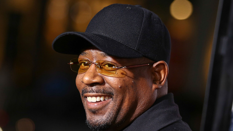 Martin Lawrence smiles for photographers 