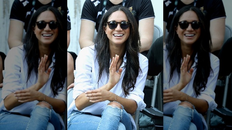 Meghan Markle waving