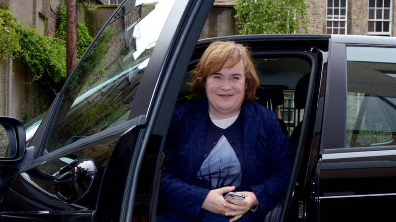 Susan Boyle exiting a car