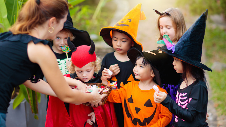 Kids trick-or-treating