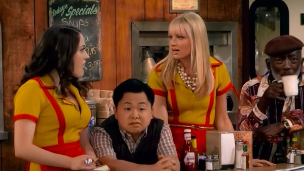 Kat Dennings, Matthew Moy, Beth Behrs, Garrett Morris, 2 Broke Girls