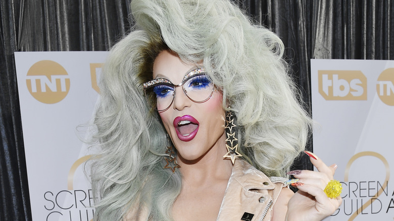 Willam Belli poses on the red carpet