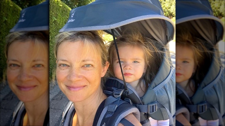 Amy Smart with toddler Flora