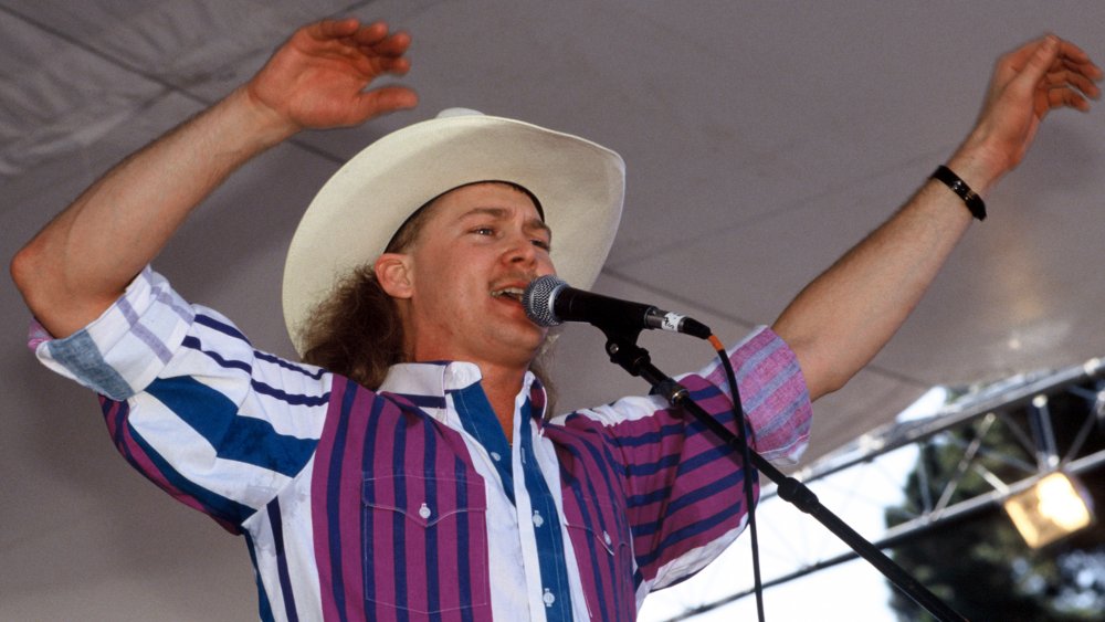 Tracy Lawrence, a '90s country star