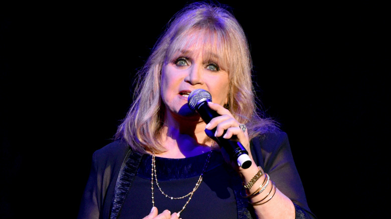 Barbara Mandrell singing