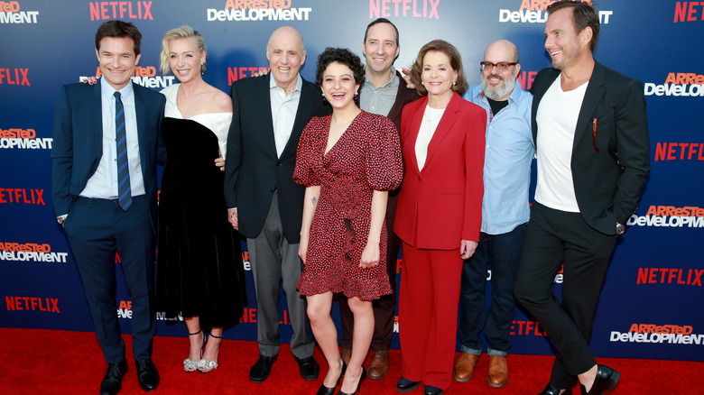 The Arrested Development cast posing 