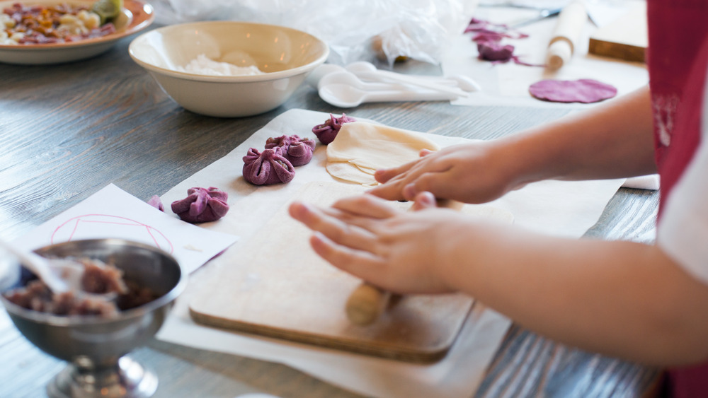 A cooking class on making dumplings 