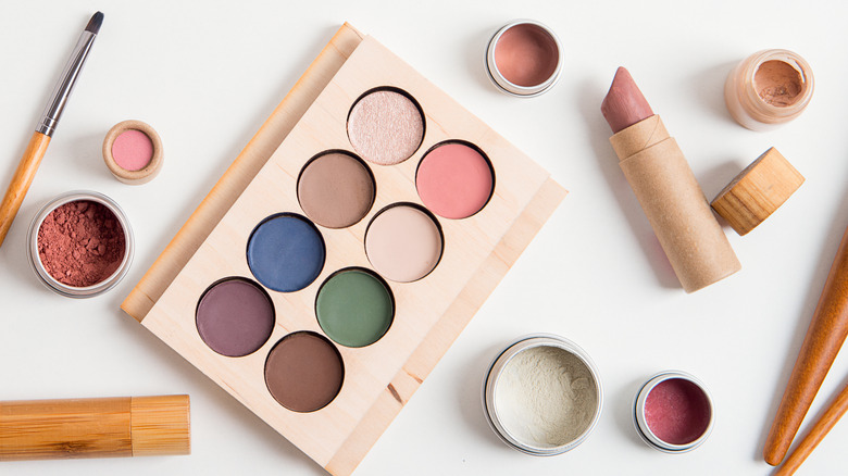 plastic-free makeup