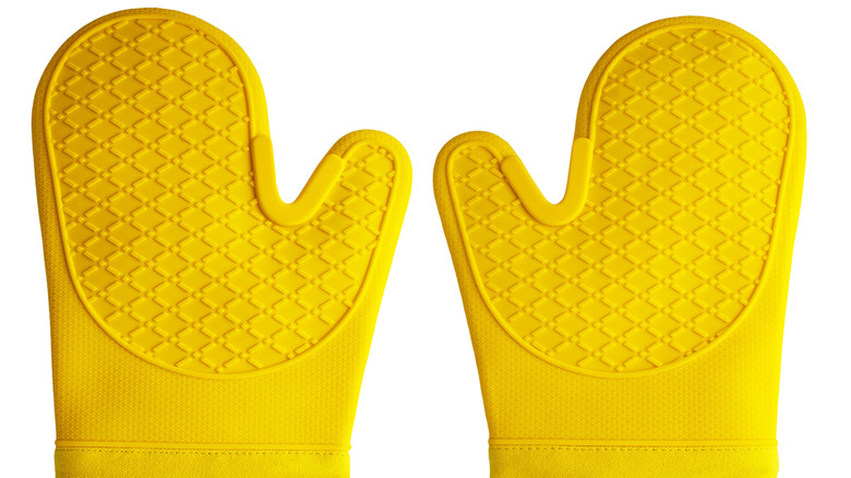 Silicone oven mitts