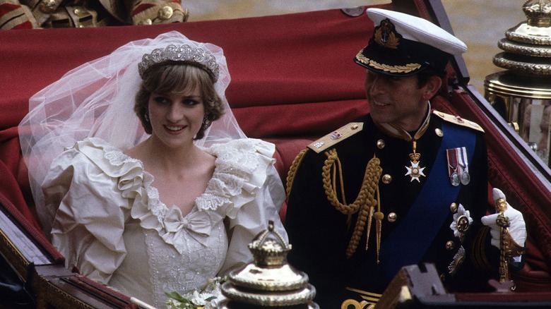 princess diana in the spencer tiara on her wedding day