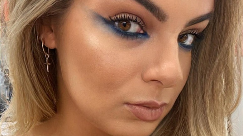 reverse smokey eye bold, blue reverse smokey eye