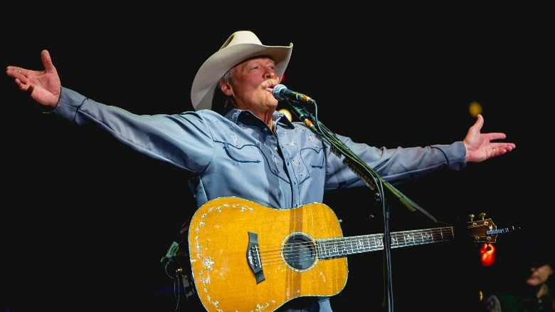 Alan Jackson performing