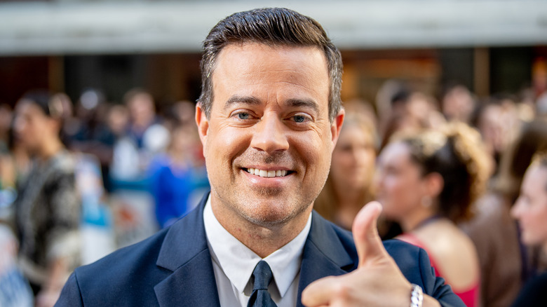 Carson Daly thumbs up 