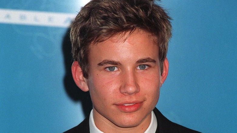 Jonathan Taylor Thomas posing