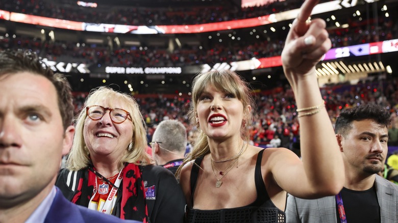 Donna Kelce Taylor Swift smiling