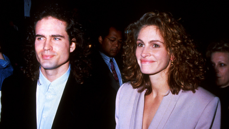 Jason Patric and Julia Roberts smiling