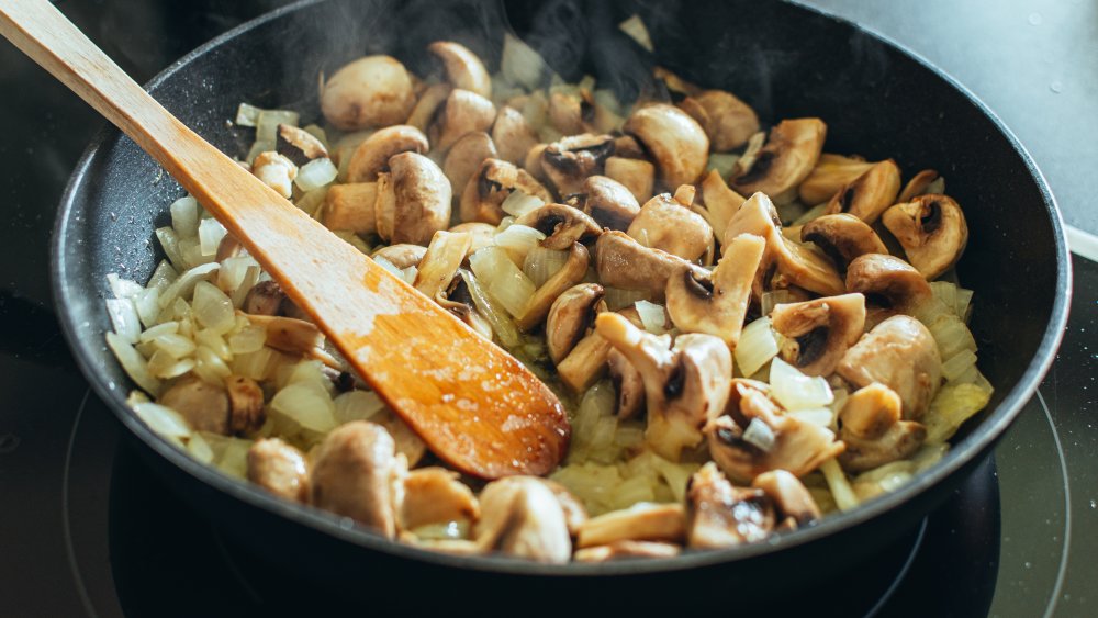 Mushrooms and onion sautee