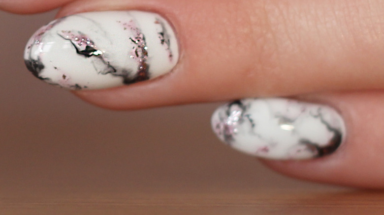 Marble nail design