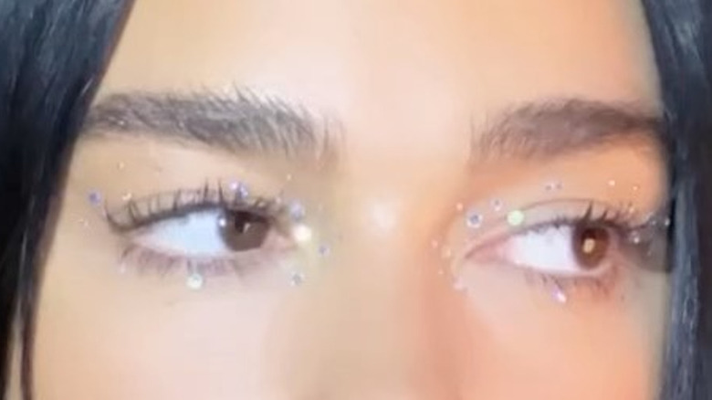 Dua Lipa eye makeup