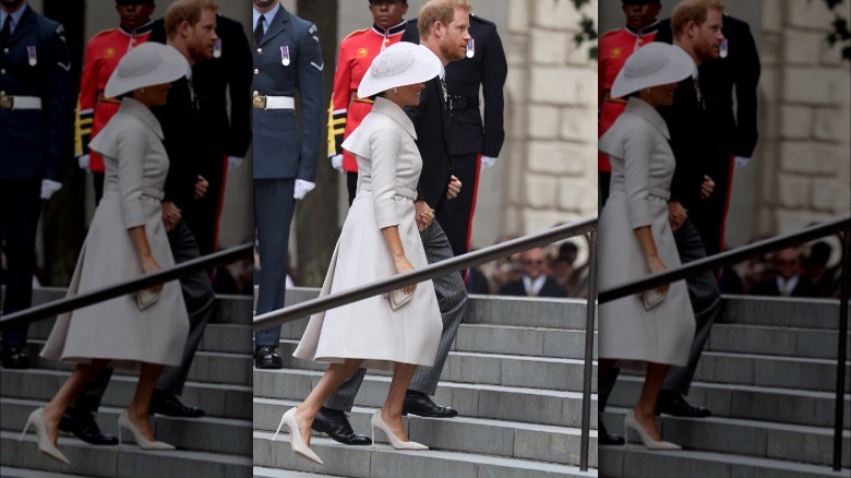 Meghan wearing too-big heels 