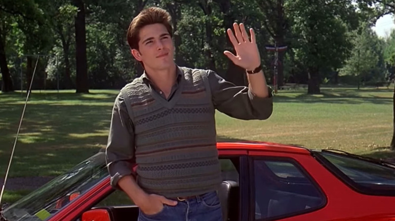 Michael Schoeffling waving in Sixteen Candles