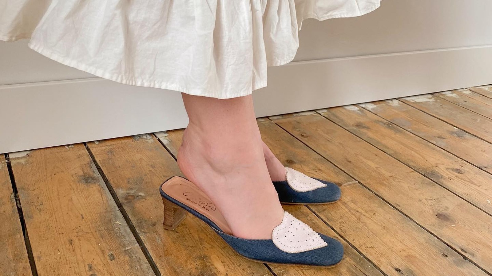 The Skirt And Shoes Combo You Need For A Trendy, Preppy Look This Summer