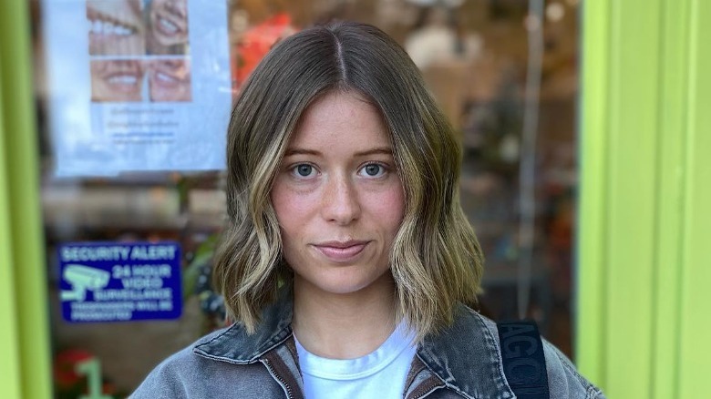 woman with wavy slab haircut