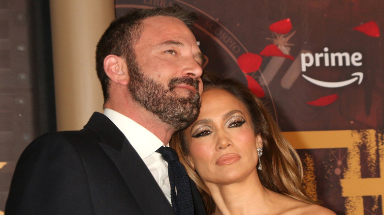 Ben Affleck and Jennifer Lopez posing