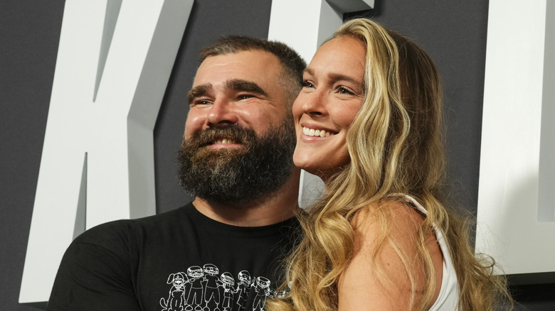 Jason Kelce and Kylie Kelce smiling red carpet