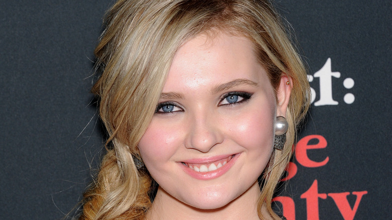 Abigail Breslin dressed up