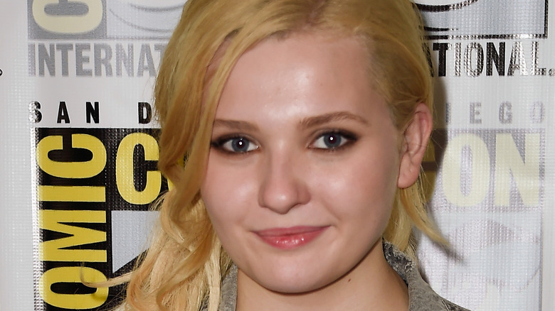 Abigail Breslin posing