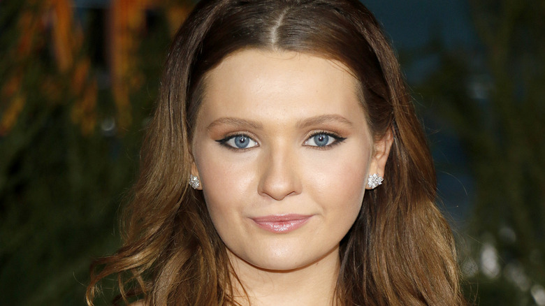 Abigail Breslin with darker hair