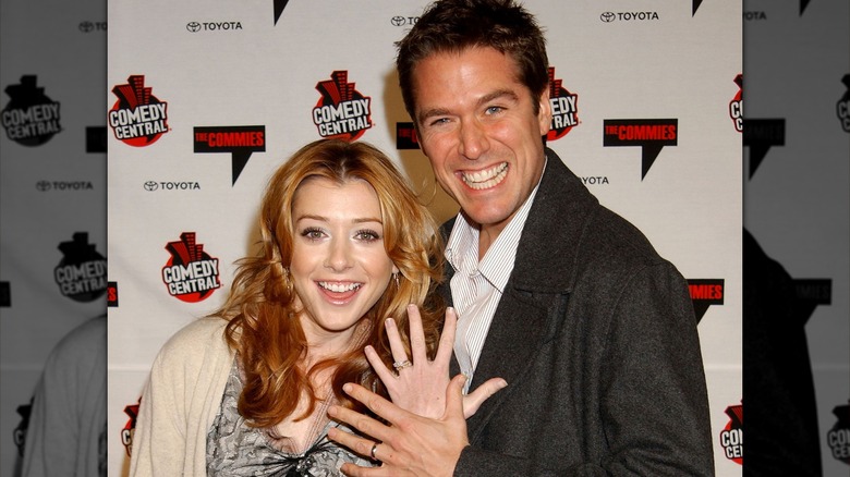 Alyson Hannigan showing off her engagement ring