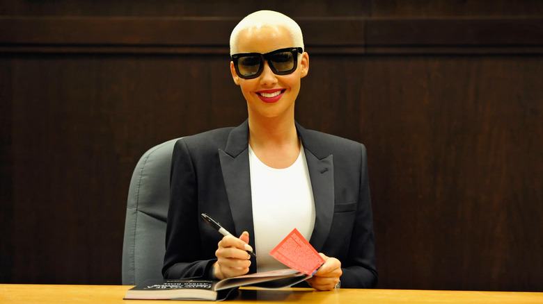 Amber Rose at book signing, 2015