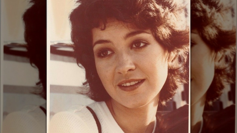 Annie Potts smiling