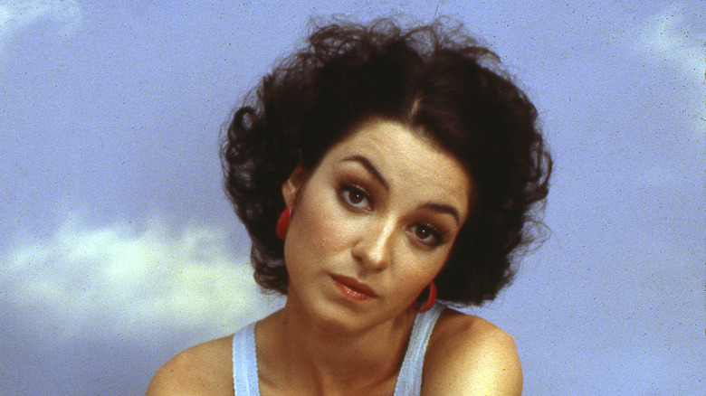 Annie Potts posing