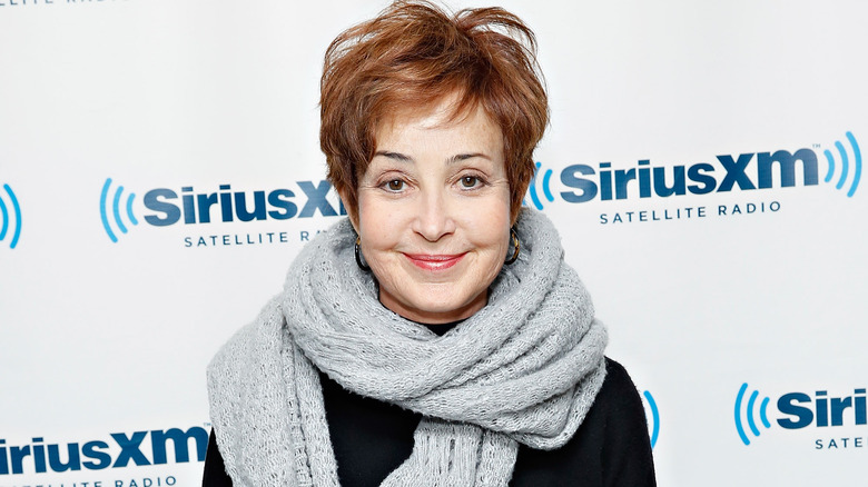 Annie Potts smiling