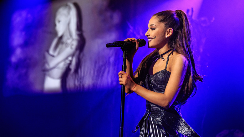 Ariana Grande microphone