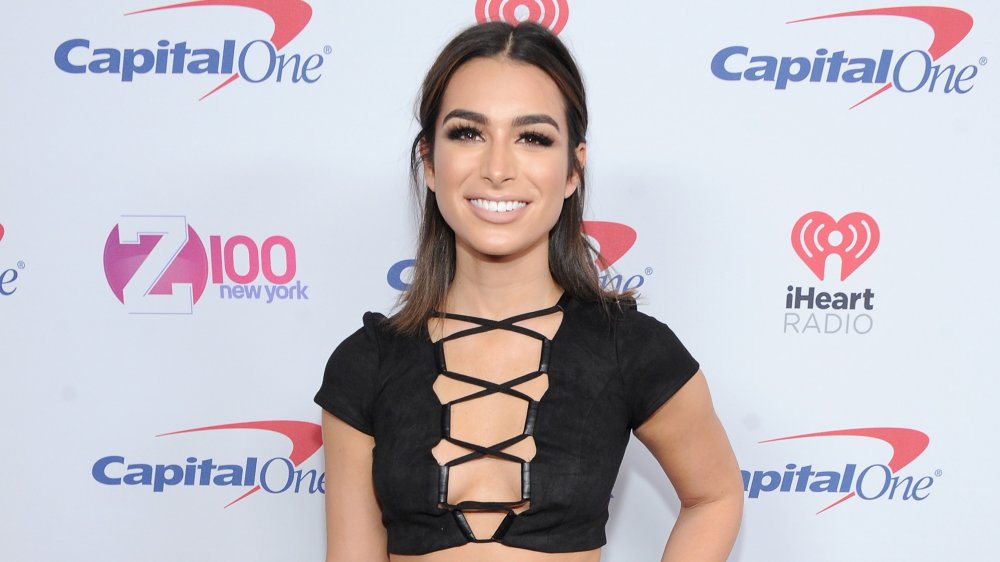 Ashley Iaconetti on the red carpet in 2016