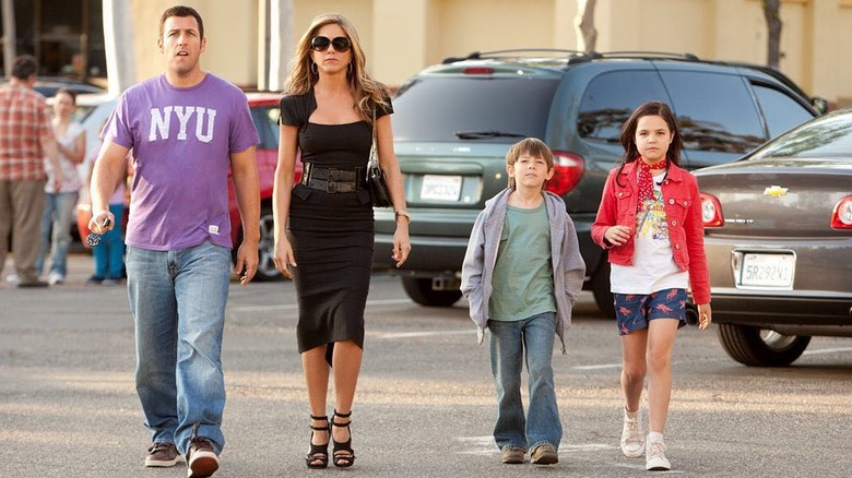 Bailee Madison, Adam Sandler, Jennifer Aniston, and Griffin Gluck in Just Go With It