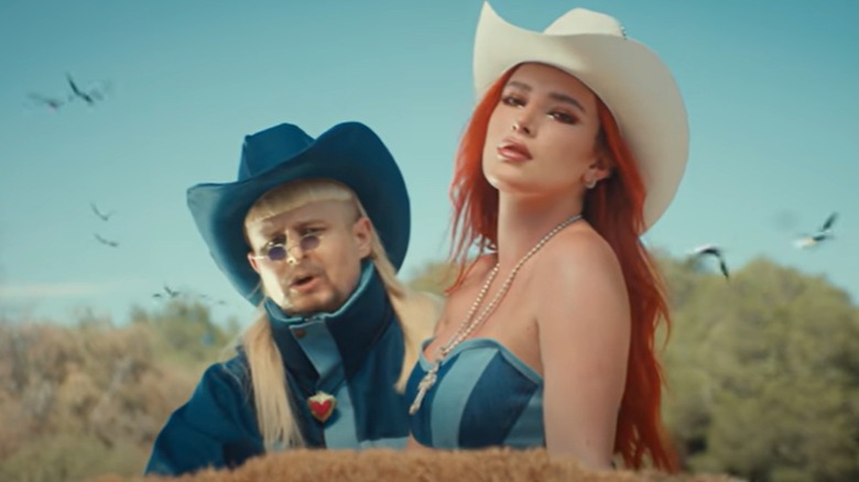 Oliver Tree and Bella Thorne