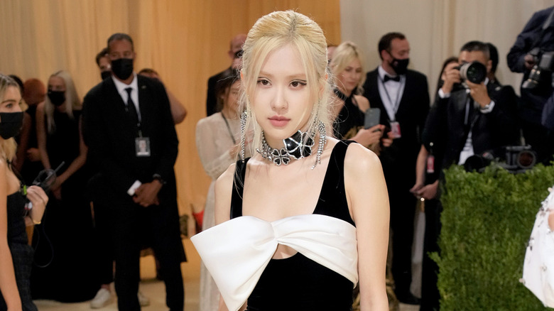 Rosé attending the 2021 Met Gala