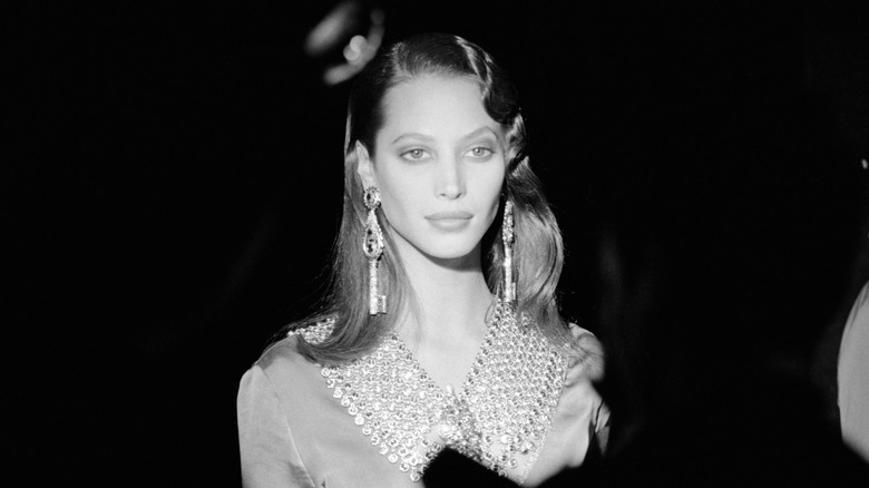 Christy Turlington black and white photo, posing