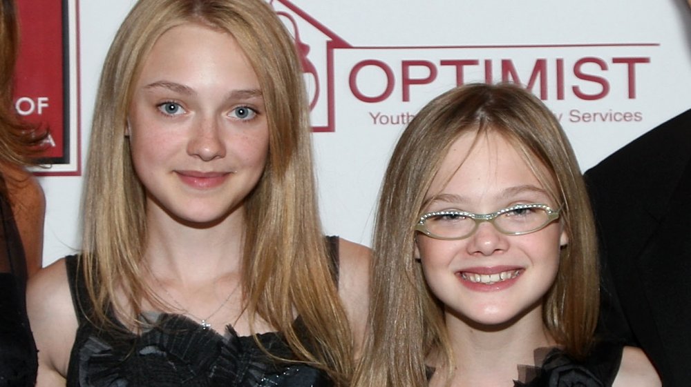 Elle and Dakota Fanning